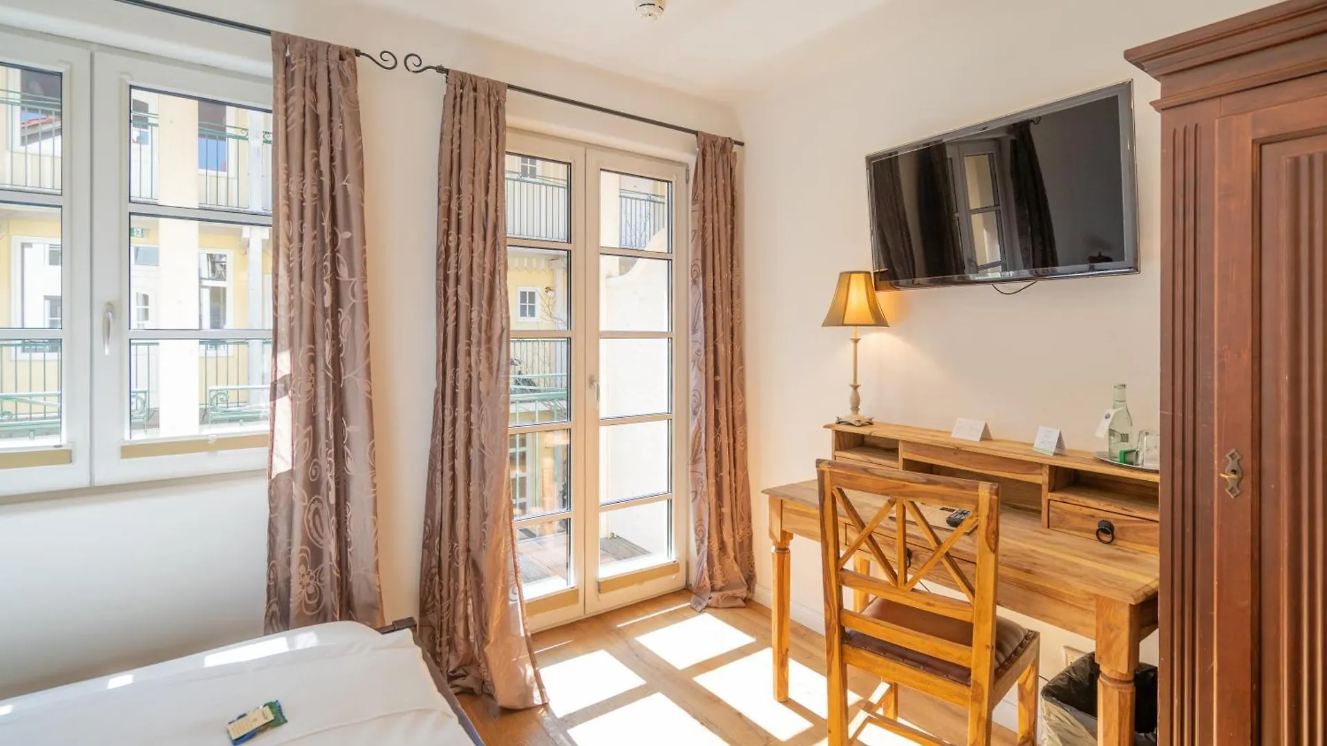 Landhaus Hotel Wolfratshausen 4*,  Germany