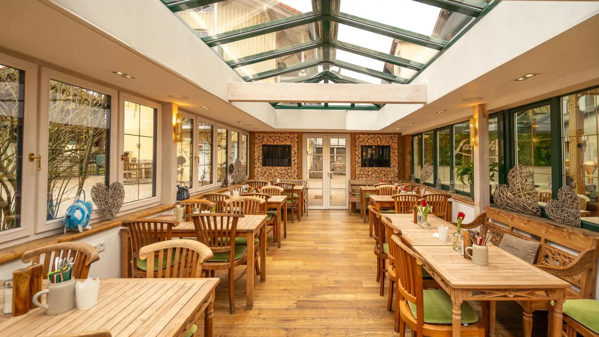 Landhaus Hotel Wolfratshausen 4*,
