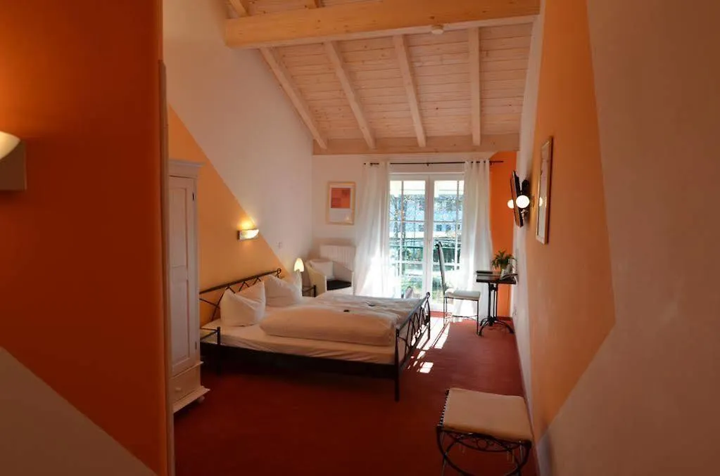 Landhaus Hotel Wolfratshausen 4*,  Germany