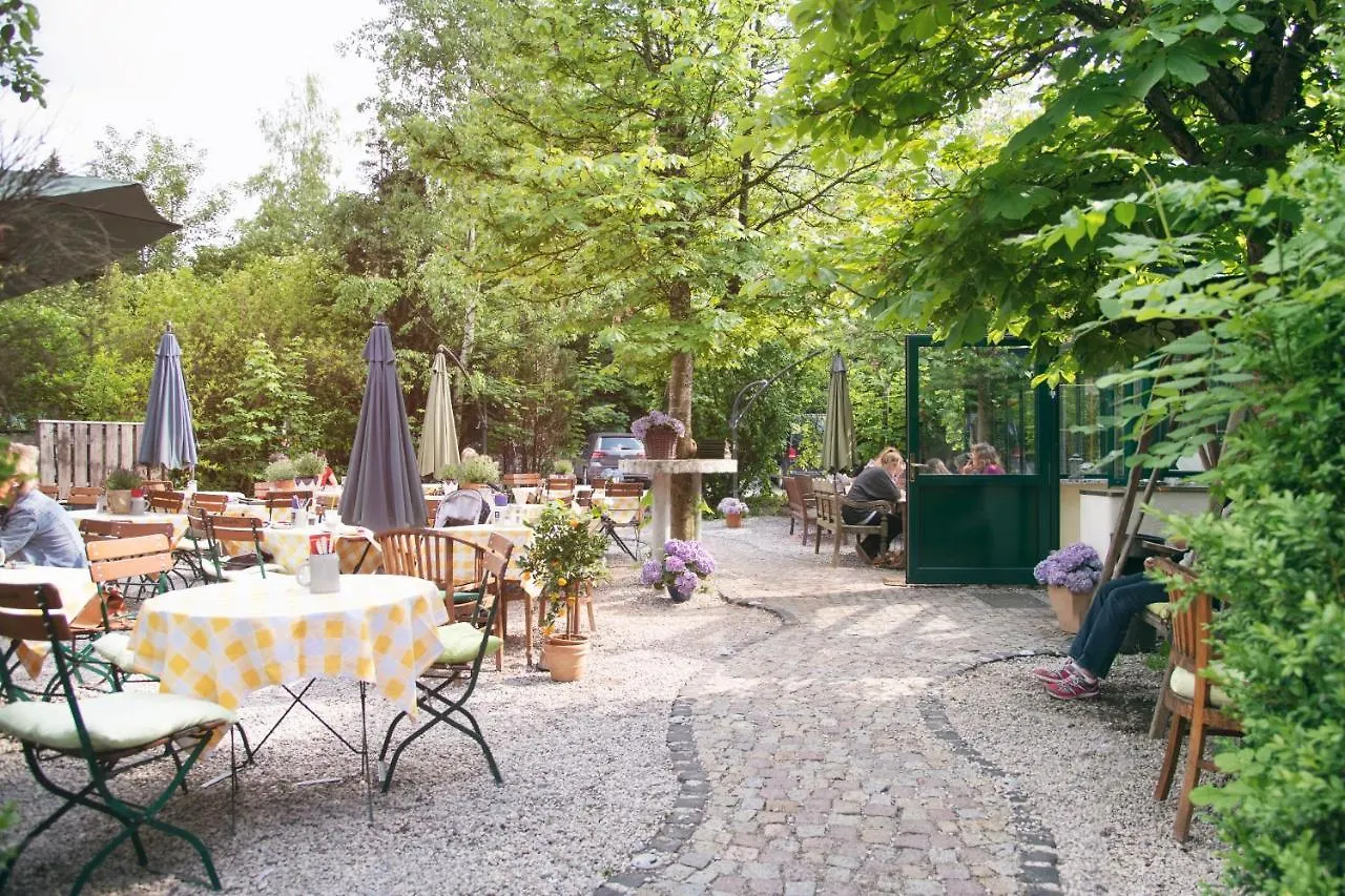 Landhaus Hotel Wolfratshausen 4*,  Germany