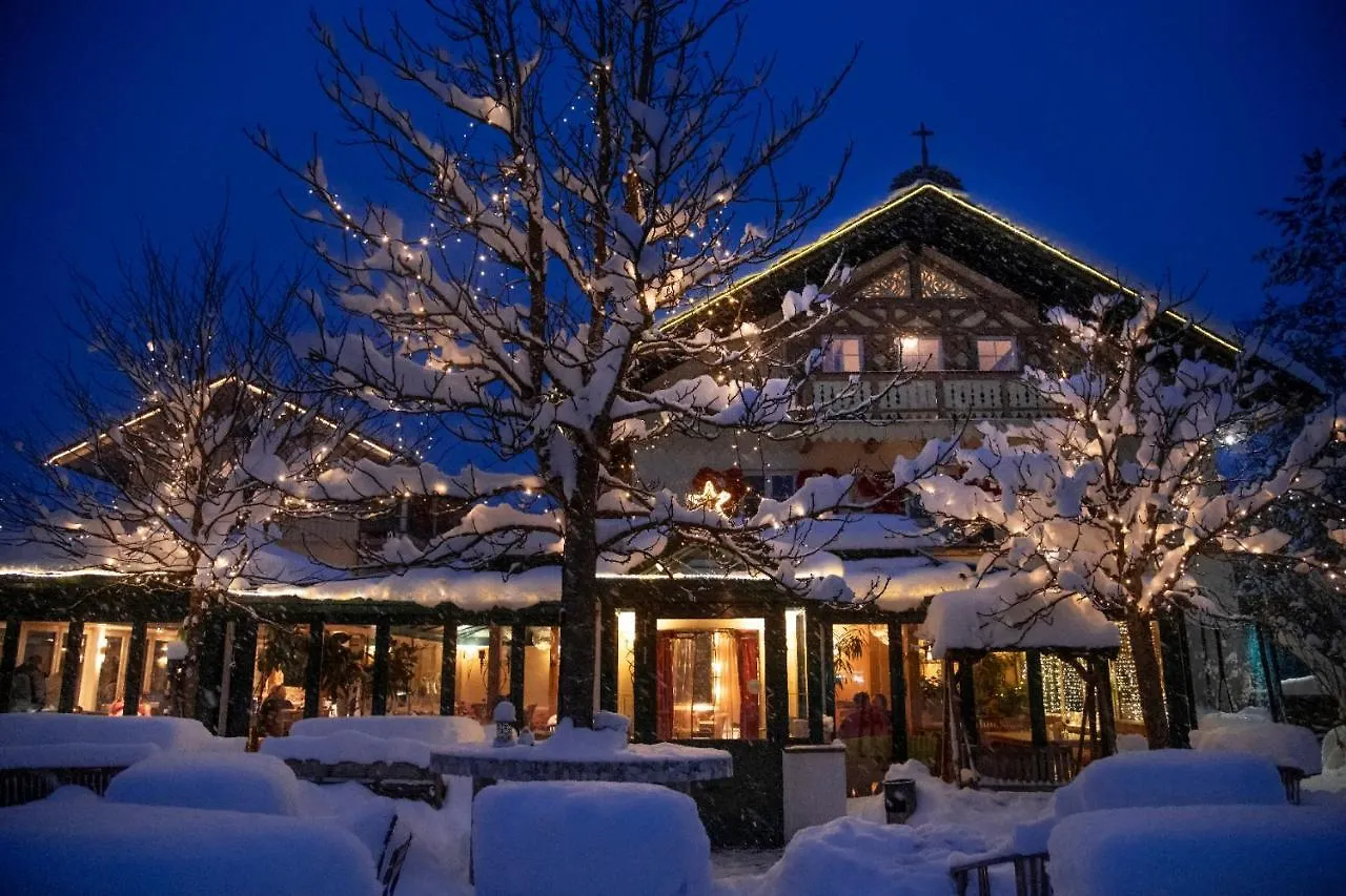Landhaus Hotel Wolfratshausen 4*,