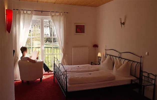 Landhaus Hotel Wolfratshausen 4*,